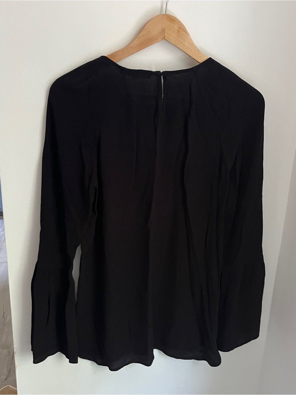 Daniel Rainn black blouse bell sleeves long tunic style size small like new - Picture 3 of 6